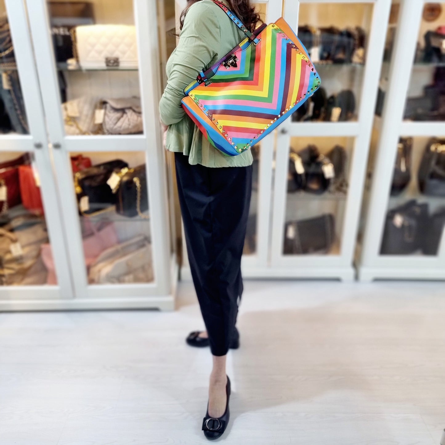 Valentino Garavani Rockstud Rainbow Printed Leather Tote Shw (Rainbow)