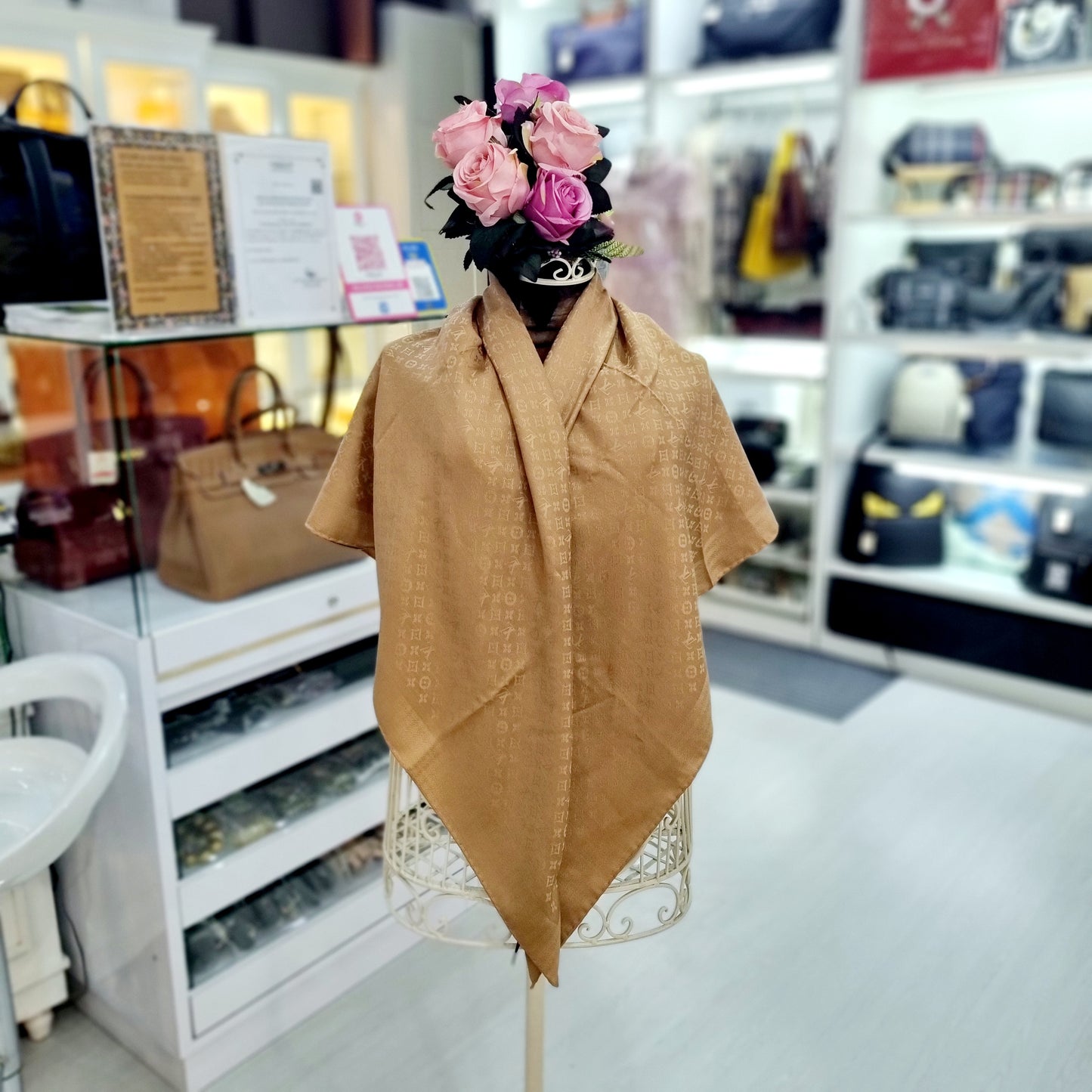 Louis Vuitton Evermore Shawl Jacquard Weave (Caramel)