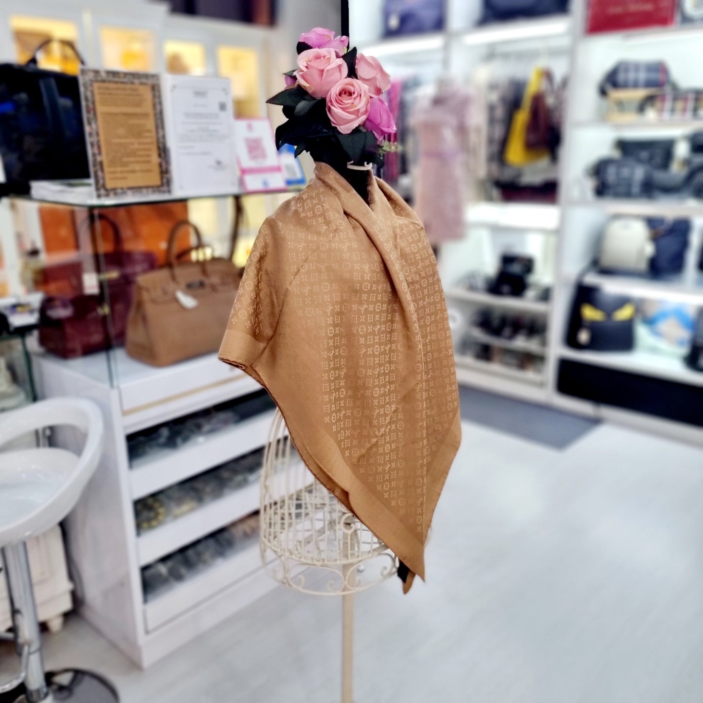 Louis Vuitton Evermore Shawl Jacquard Weave (Caramel)