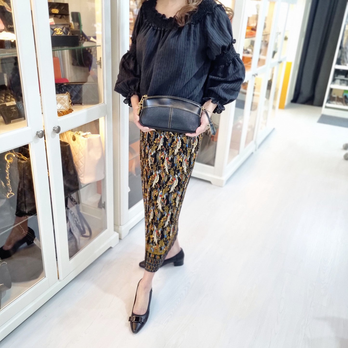 Louis Vuitton Suhali Leather Clutch Ghw (Black)