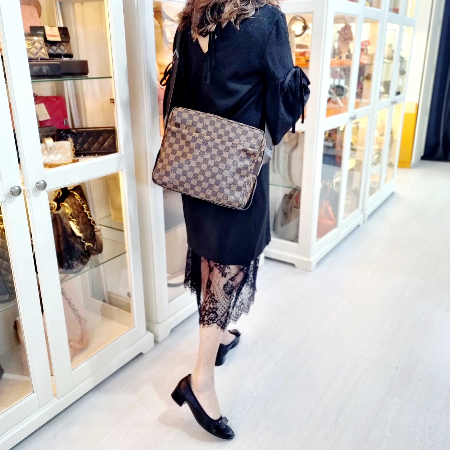 Louis Vuitton Naviglio Messenger Bag Damier Ebene Ghw