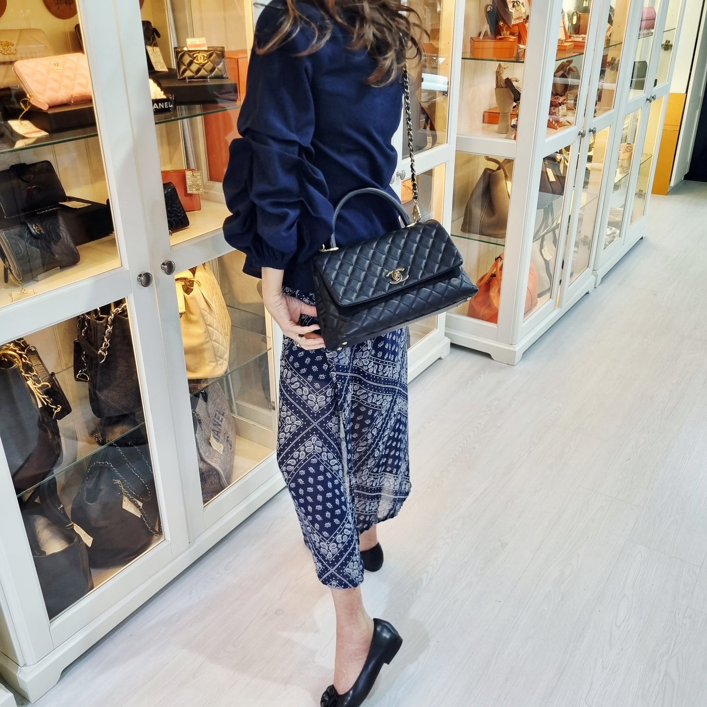 Chanel Coco Handle Medium Caviar Ghw (Black)