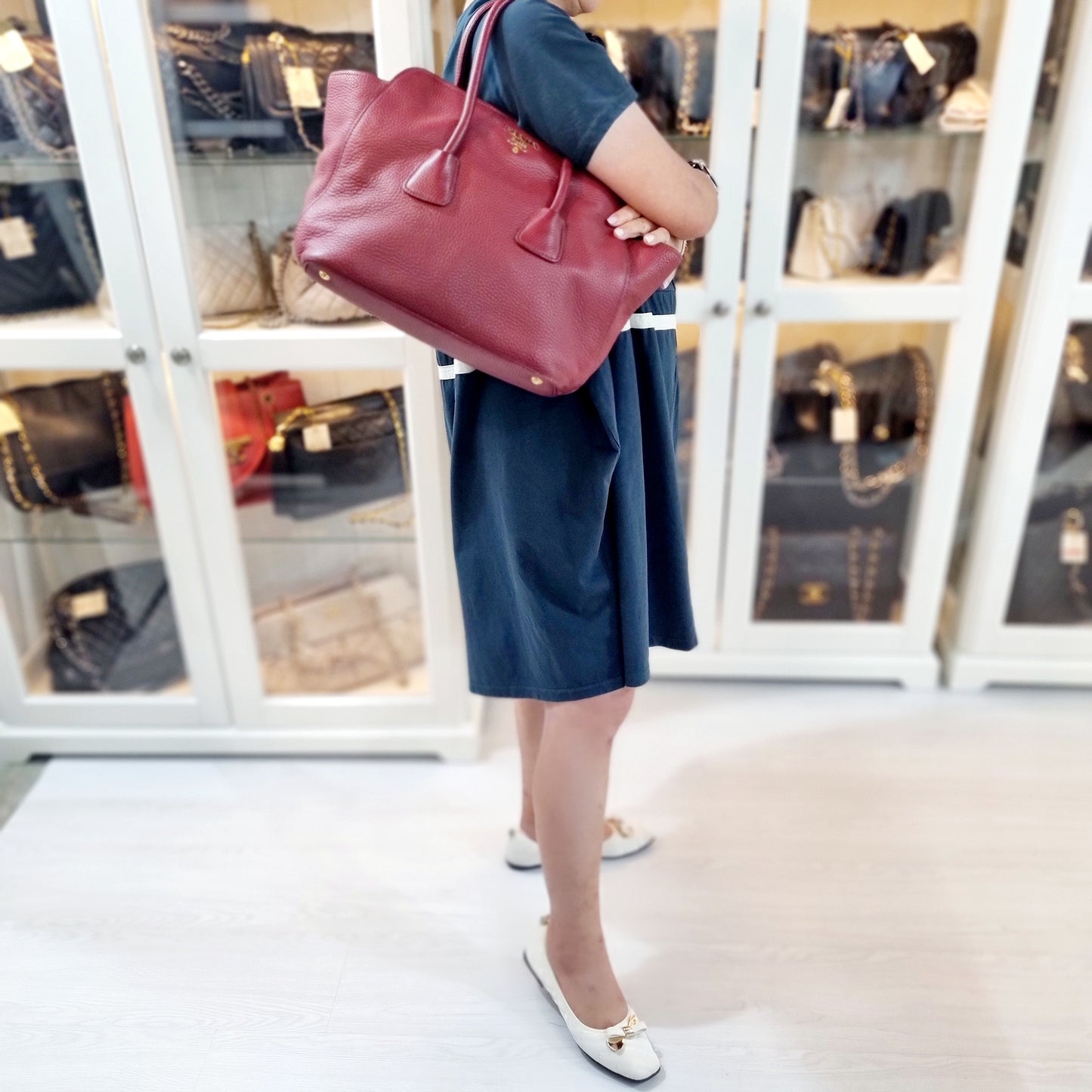 Prada BN2655 Vitello Daino Leather Tote Ghw (Burgundy/Rubino)