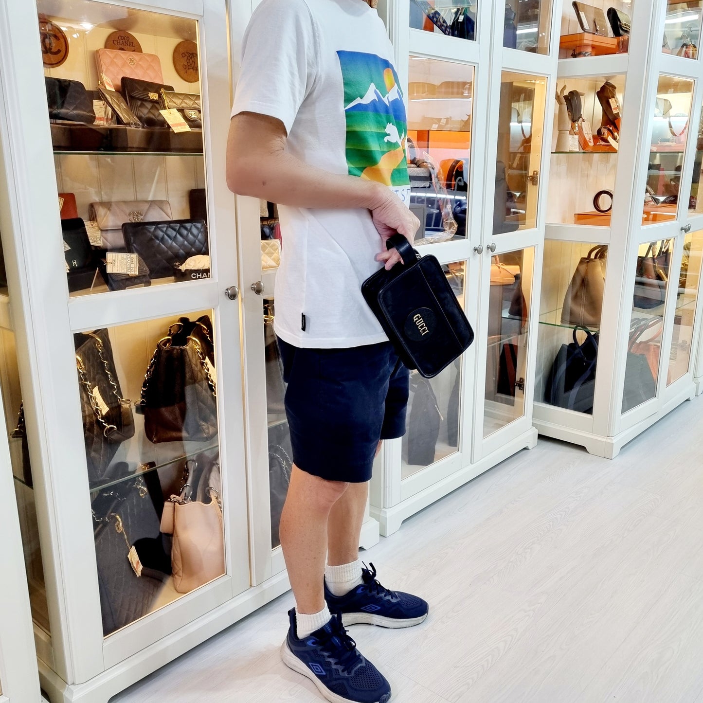 Gucci GG Off The Grid Nylon Clutch Shw (Black)