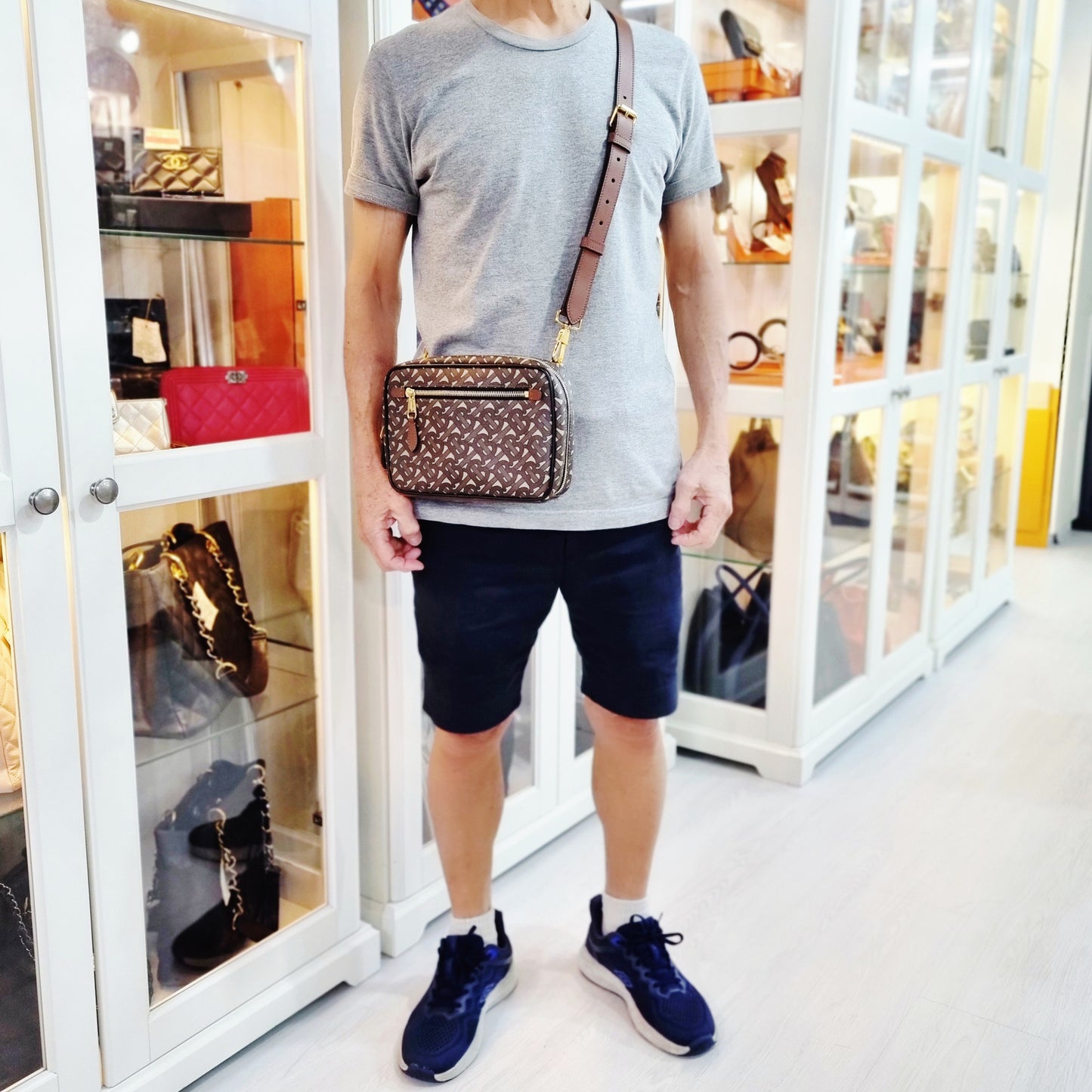 Burberry Men Canvas TB Print Crossbody Ghw ( Bridle Brown)