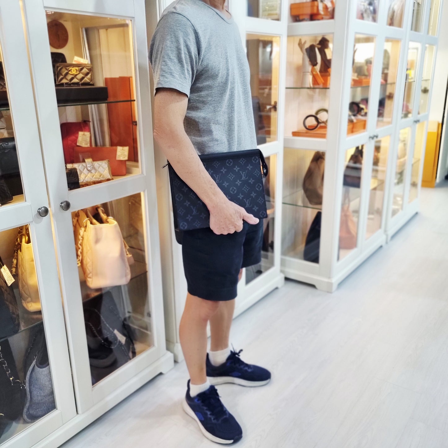 Louis Vuitton Pochette Voyage Monogram Eclipse Shw