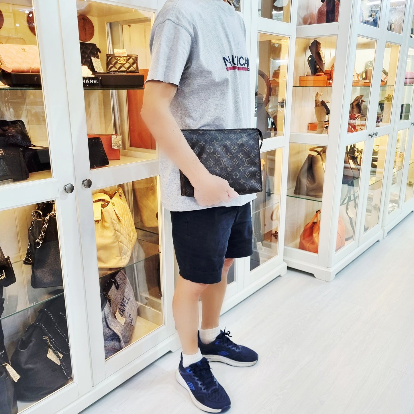 Louis Vuitton Toiletry Pouch 26 Monogram Ghw