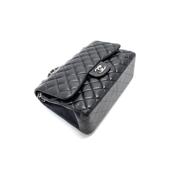 Chanel Classic Jumbo Double Flap Lambskin Shw (Black)