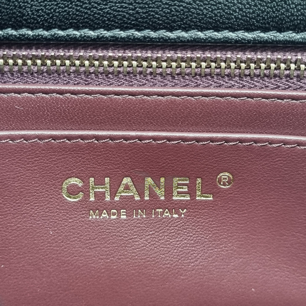 Small flap bag with top handle, Lambskin & wenge wood, black — Fashion |  CHANEL