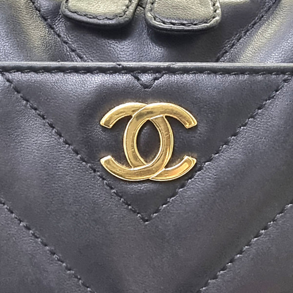 Chanel V-Stitch Chevron Quilted Chain Leather Shoulder Bag Ghw (Black)