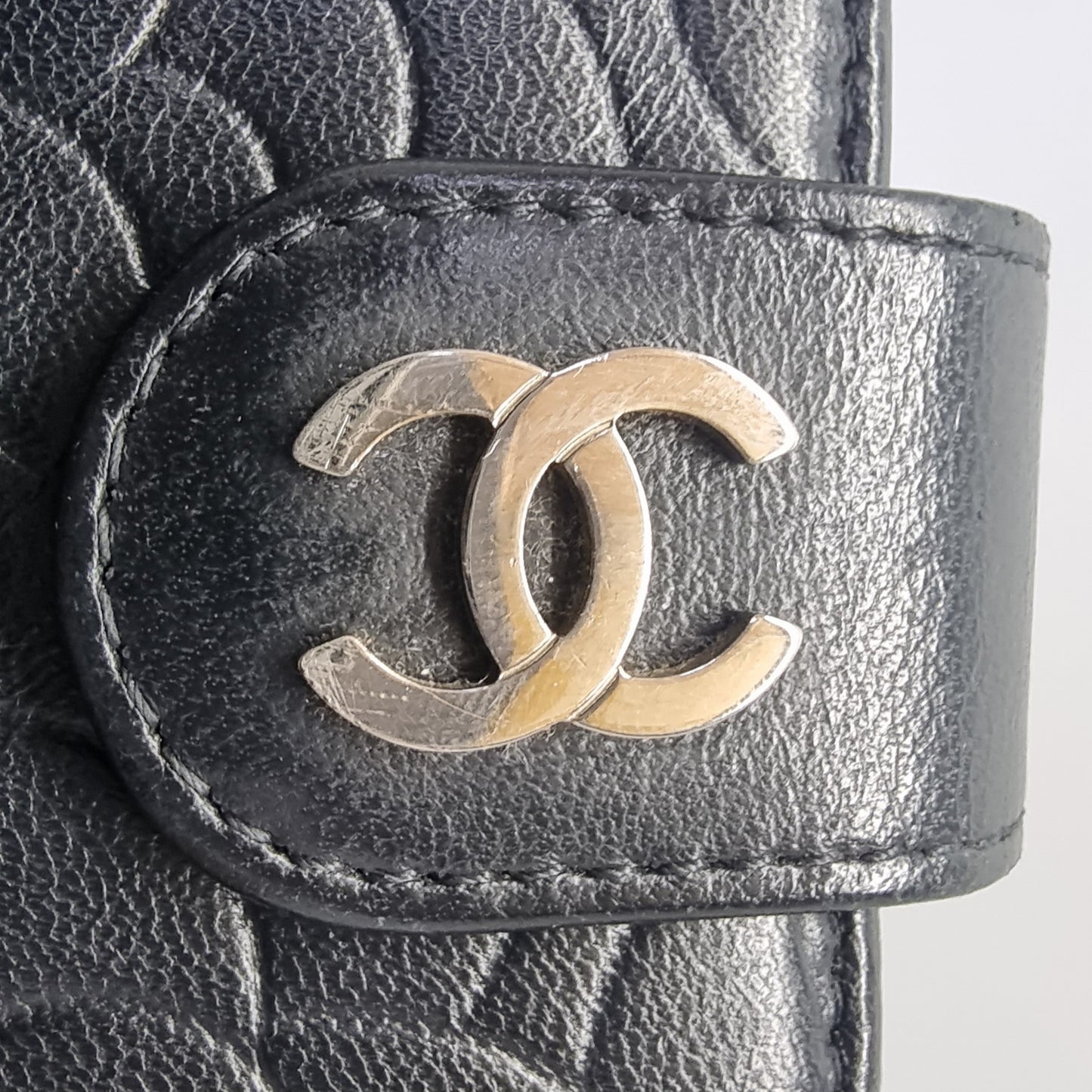 Chanel Camelia Embossed Compact Wallet Lambskin Shw (Black/Silver)
