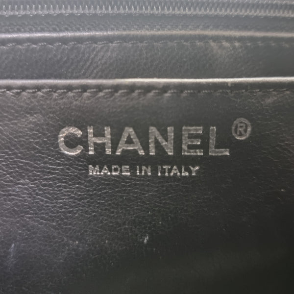 Chanel Maxi Single Flap Patent Leather Shw (Black)