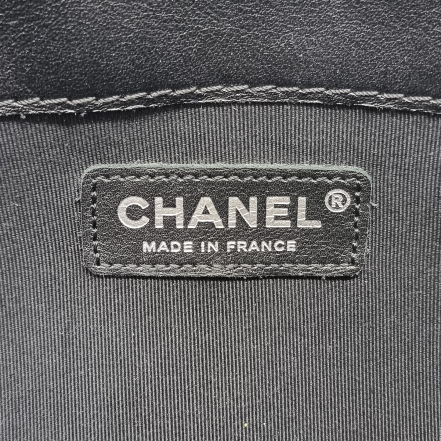 Chanel Boy Flap Enchained Medium Lambskin Ruthenium Hw (Black)