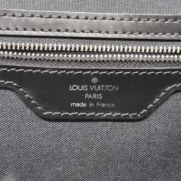 Louis Vuitton Yaranga Messenger Bag Taiga Leather Shw (Black)