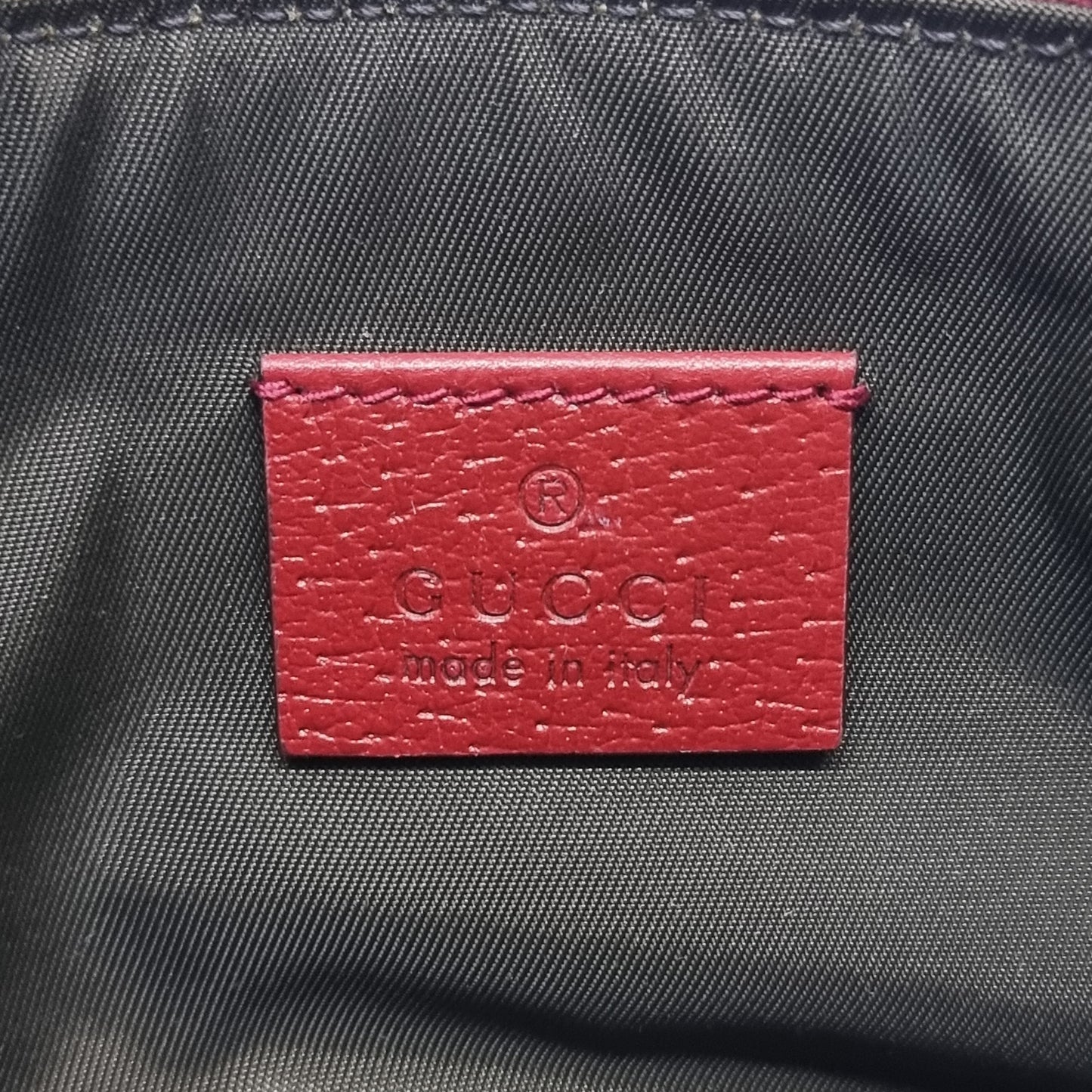 Gucci GG Supreme Tian Mini Chain Wristlet Ghw (Beige Multicolor Red)