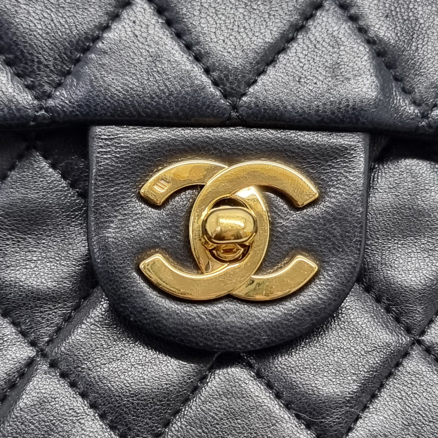 Chanel Classic Mini Flap Lambskin Leather Ghw (Black)