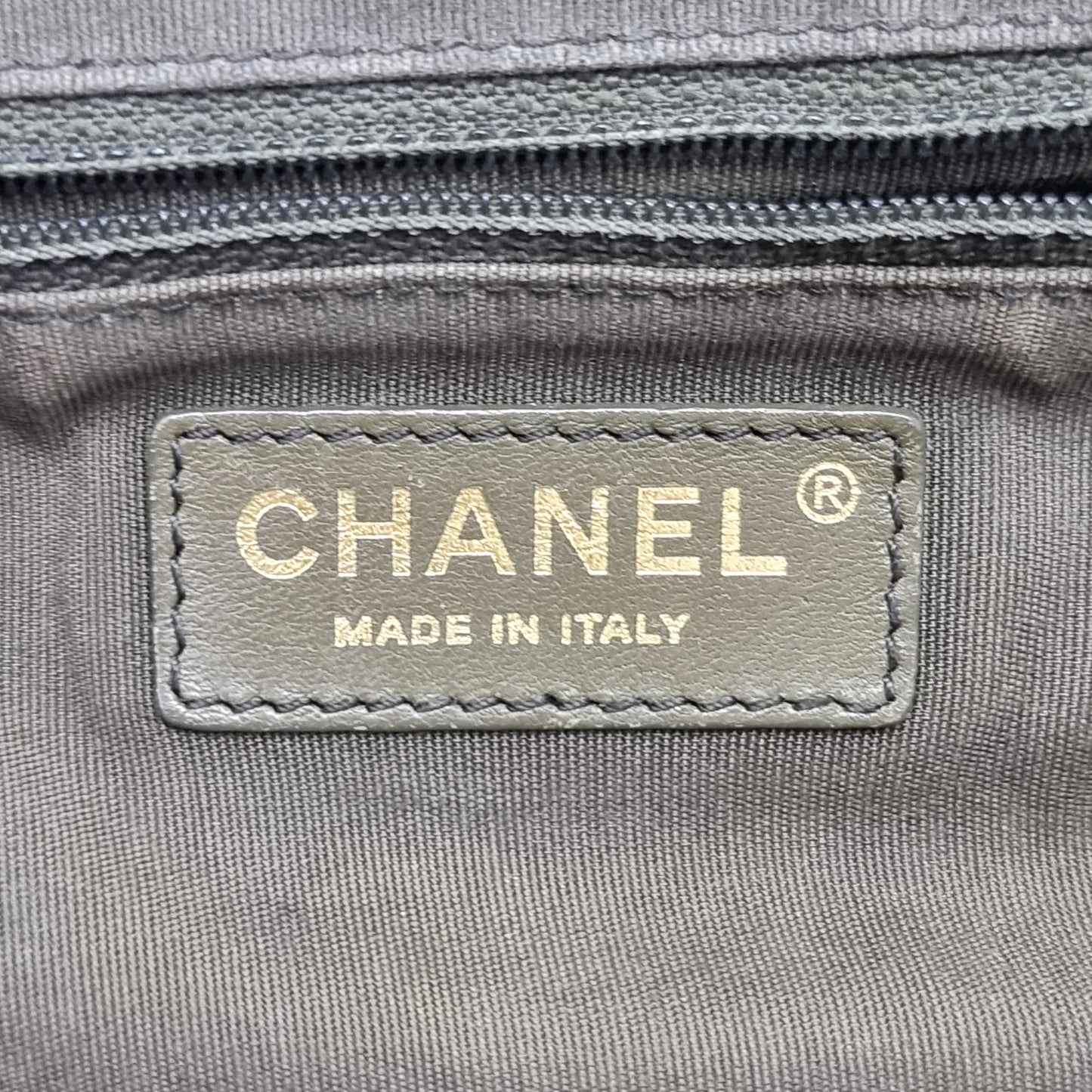 Chanel Seasonal Shoulder Bag Lambskin Ghw (Black)