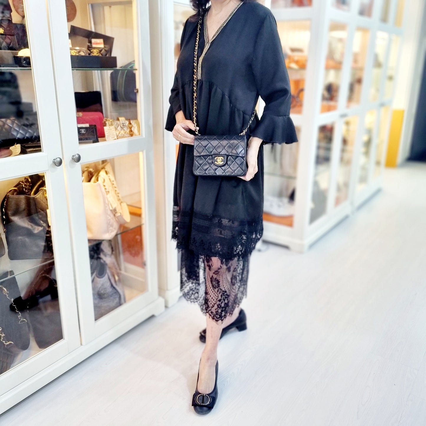 Chanel Classic Mini Flap Lambskin Leather Ghw (Black)