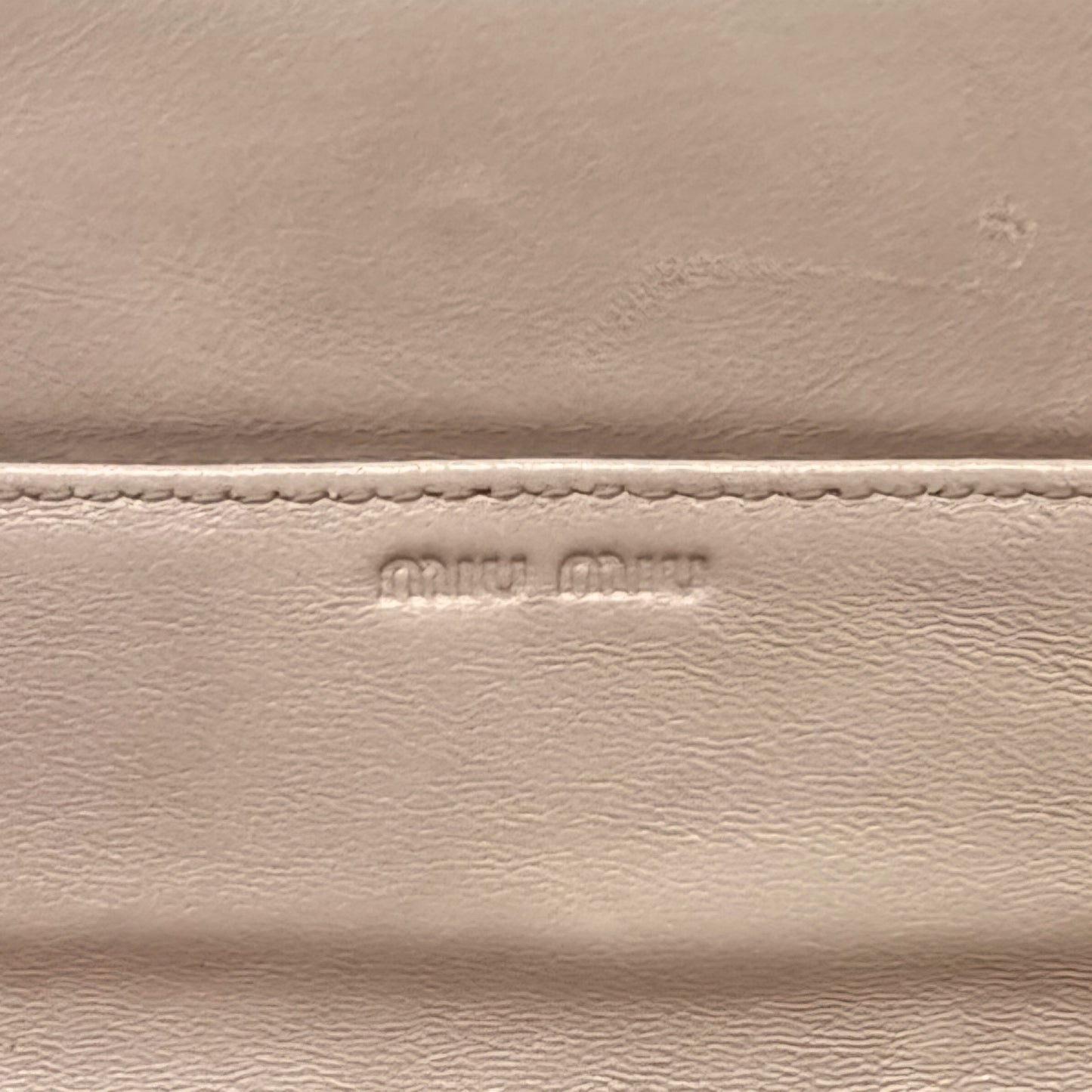 Miu Miu Matelasse Wallet Ghw (Beige)