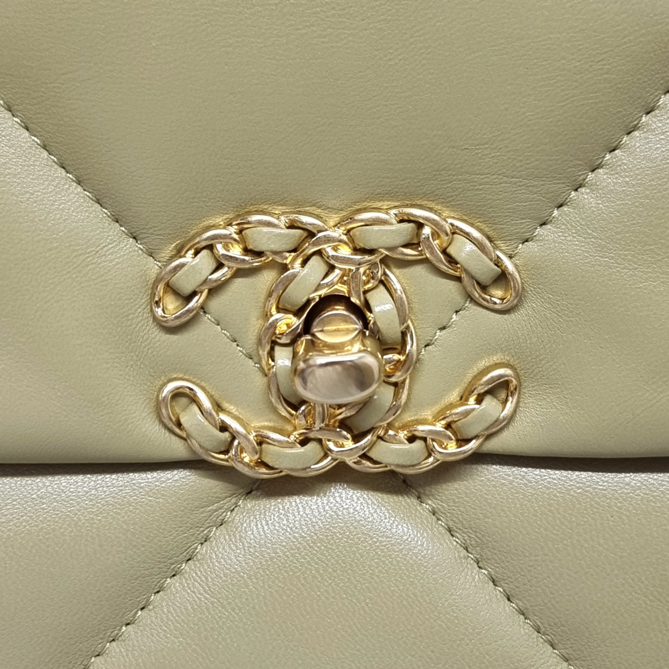 Chanel C19 Flap Small 26 Goatskin Leather 3 Tone Hardware (Pistacchio Green)