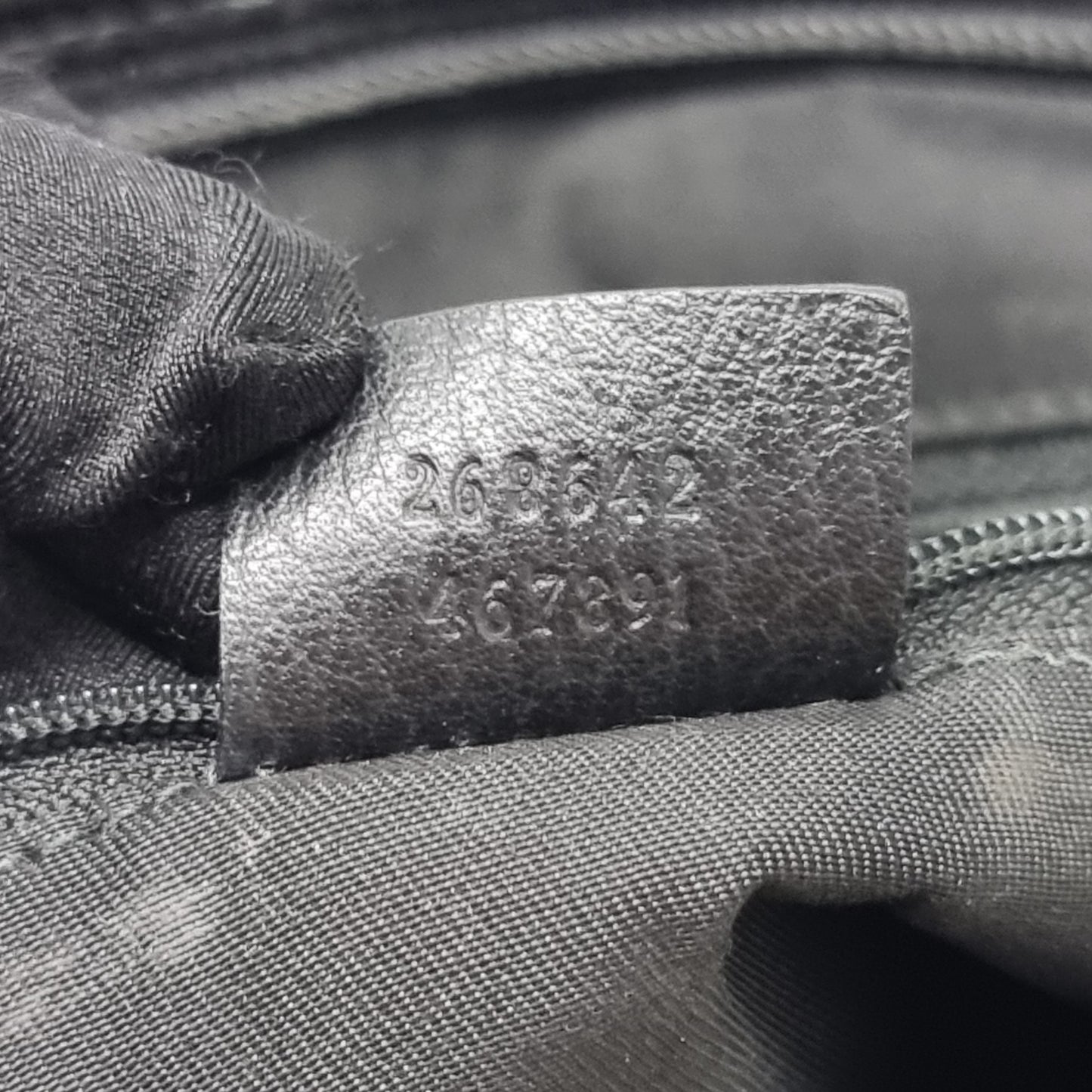 Gucci GG Abbey D-Ring Canvas Crossbody Shw (Black)