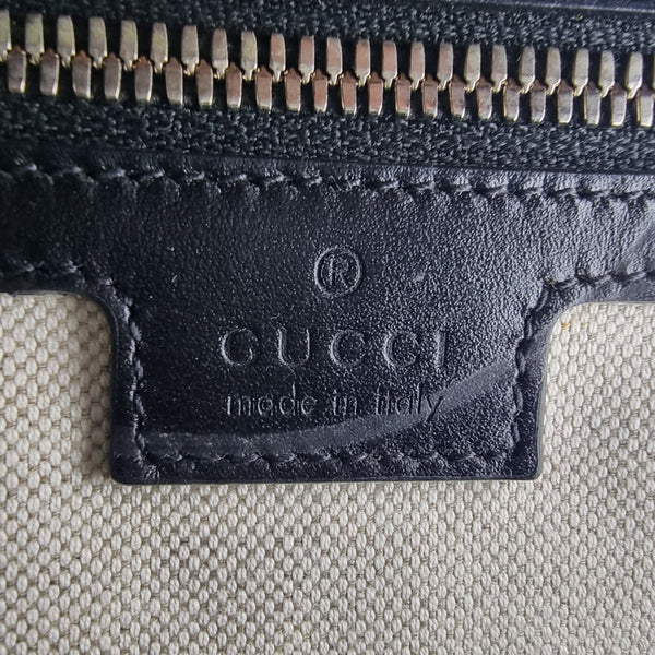 Gucci GG Embossed Leather Document Bag Shw (Black)