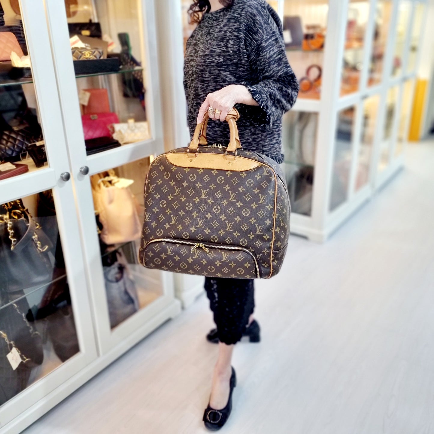 Louis Vuitton Evasion Travel Boston Bag Monogram Ghw