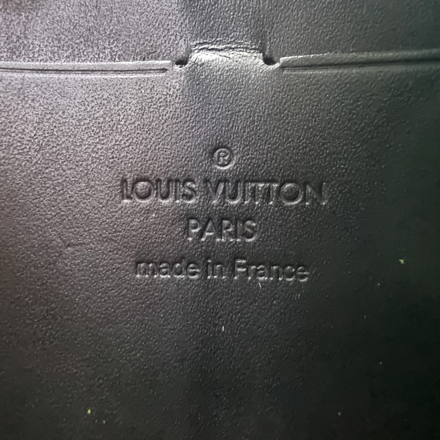 Louis Vuitton Suhali Le Favori Leather Wallet Ghw (Black)