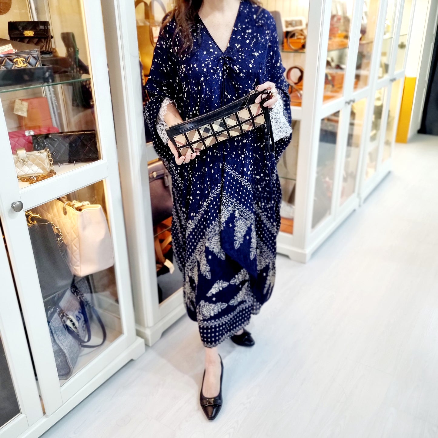 Burberry Nova Check Leather Studded Wristlet Clutch (Black)