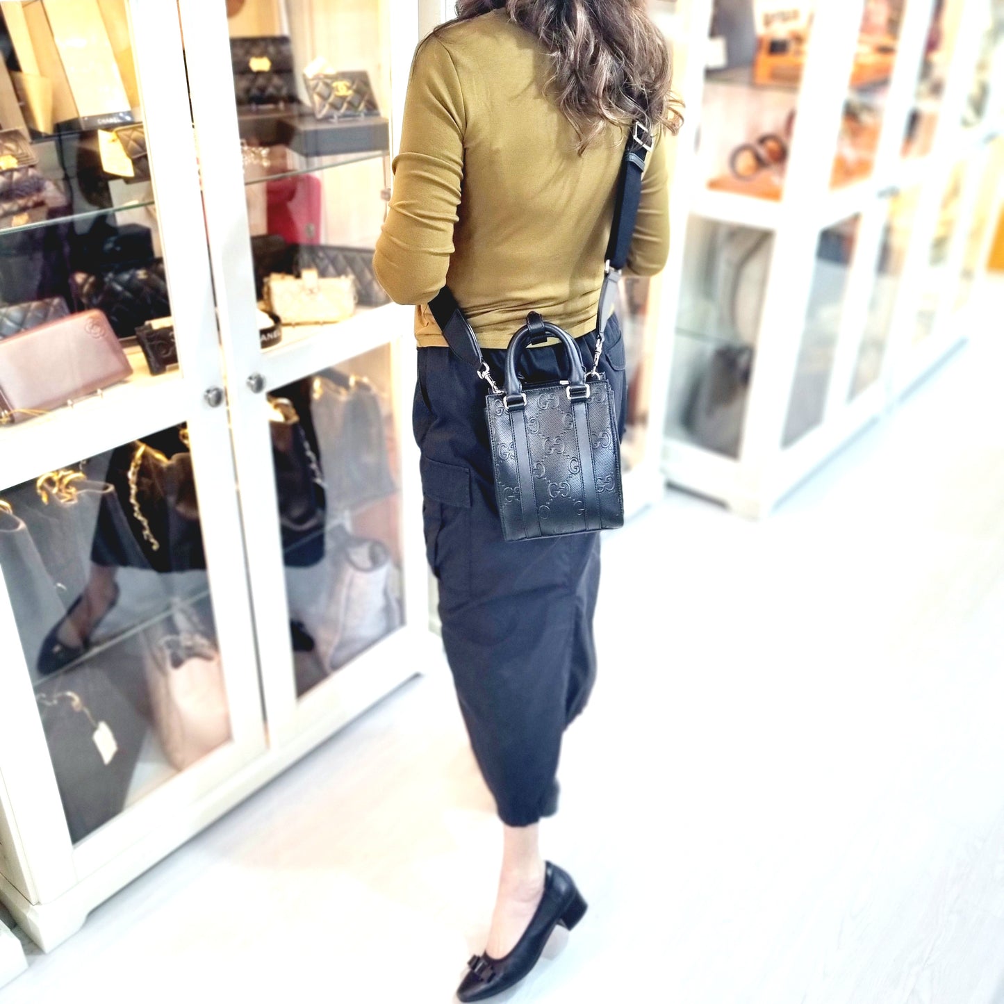 Gucci GG Embossed Mini Leather Tote Shw (Black)