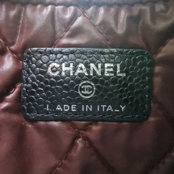 Chanel O Case Medium Lambskin Leather Shw (Black)