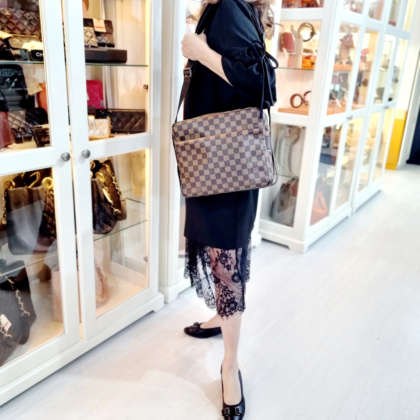 Louis Vuitton Naviglio Messenger Bag Damier Ebene Ghw