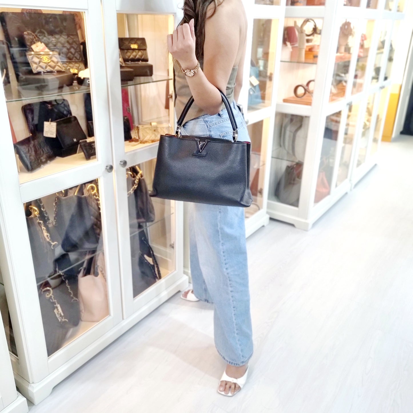 Louis Vuitton Capucines GM Taurillon Leather Shw (Black)