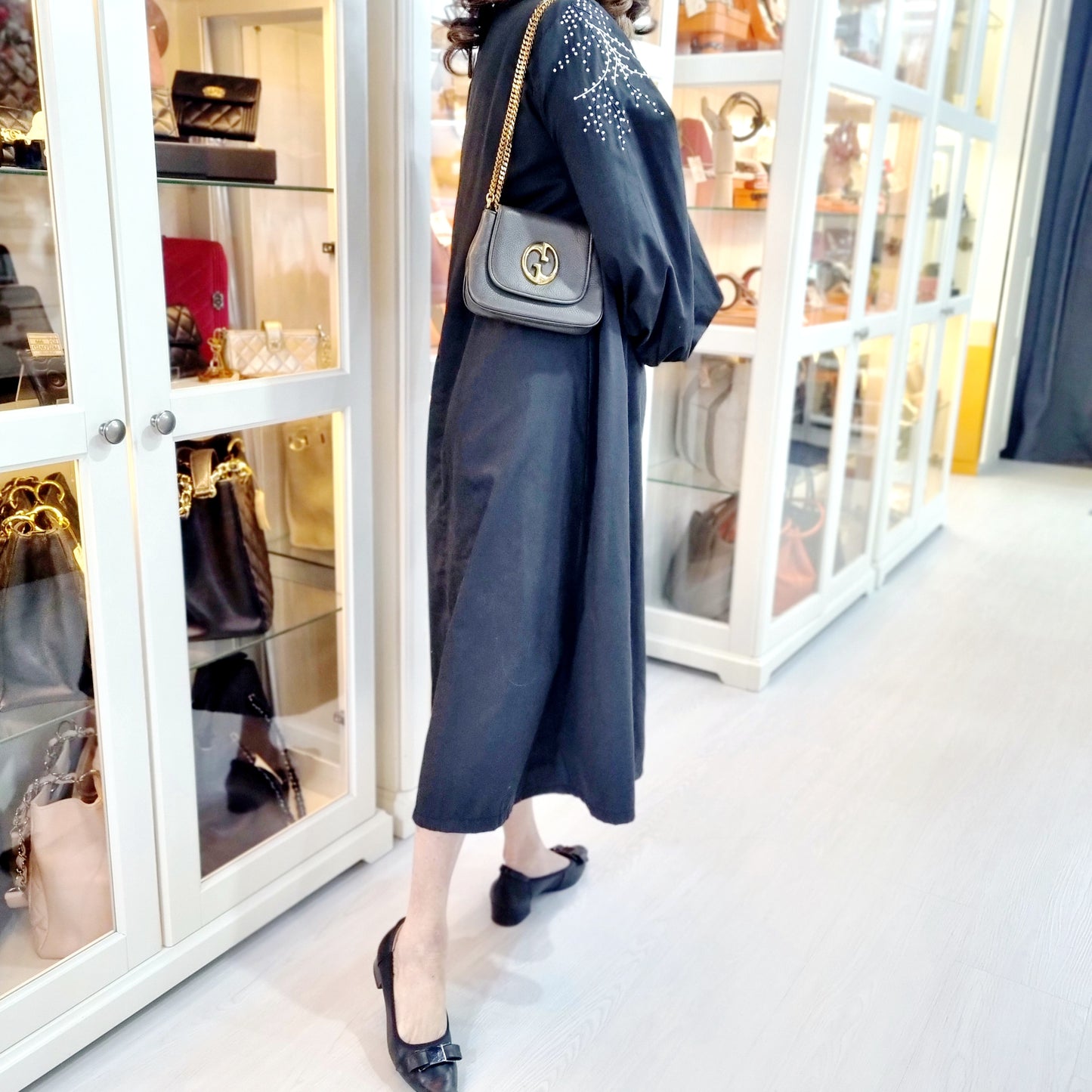 Gucci 1973 Small Chain Pebbled Leather Crossbody Ghw (Dark Grey)