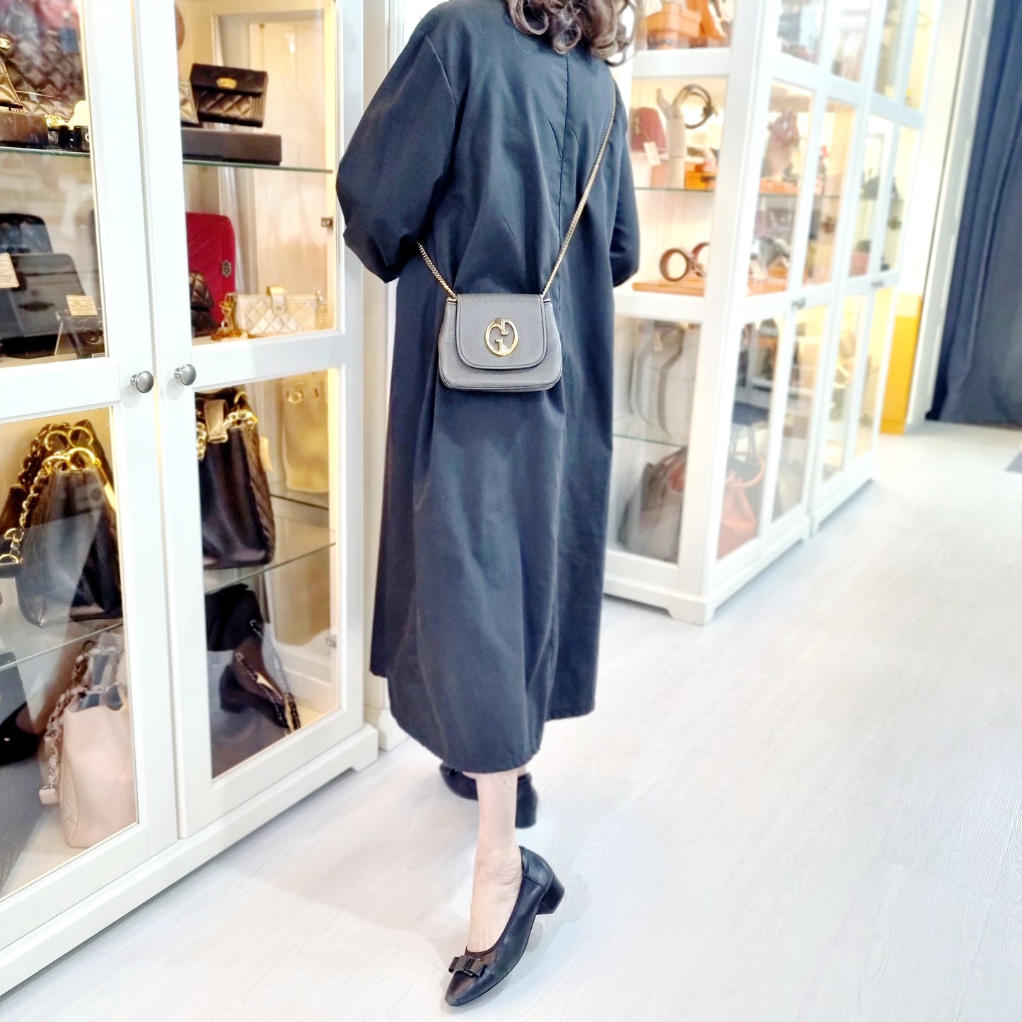 Gucci 1973 Small Chain Pebbled Leather Crossbody Ghw (Dark Grey)