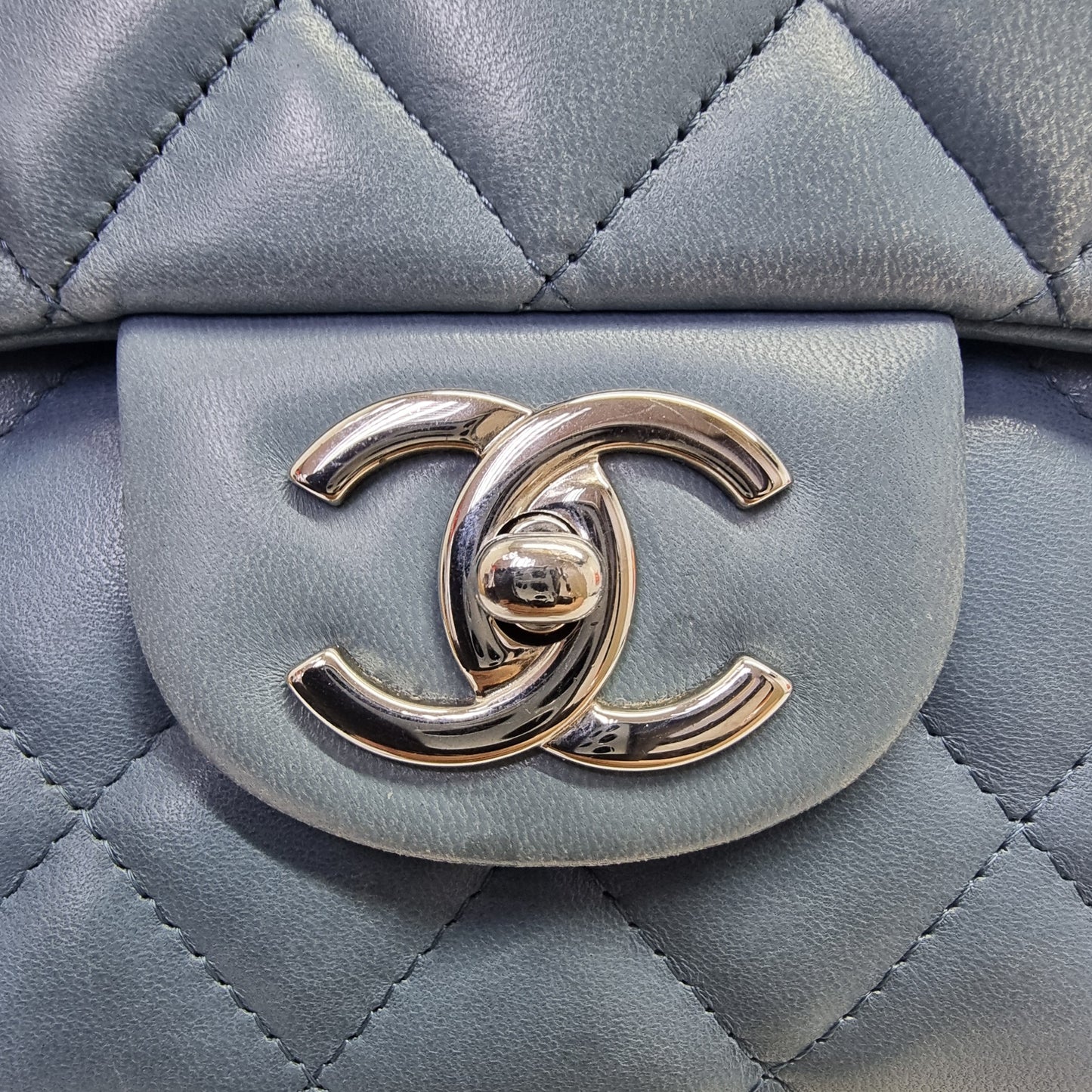 Chanel Maxi Double Flap Lambskin Shw (Light Blue)