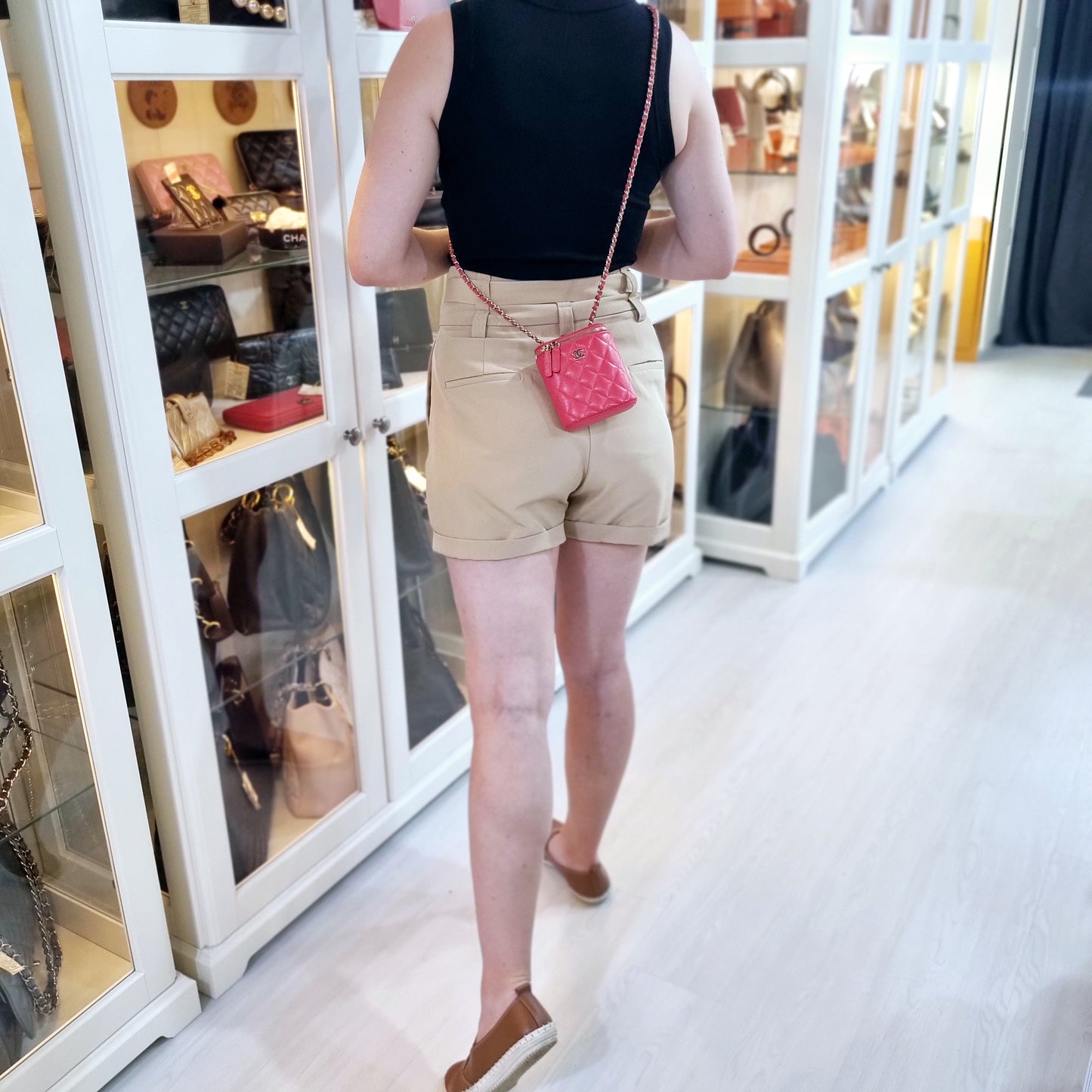 Chanel Vanity Small Classic Caviar Ghw (Dark Pink)