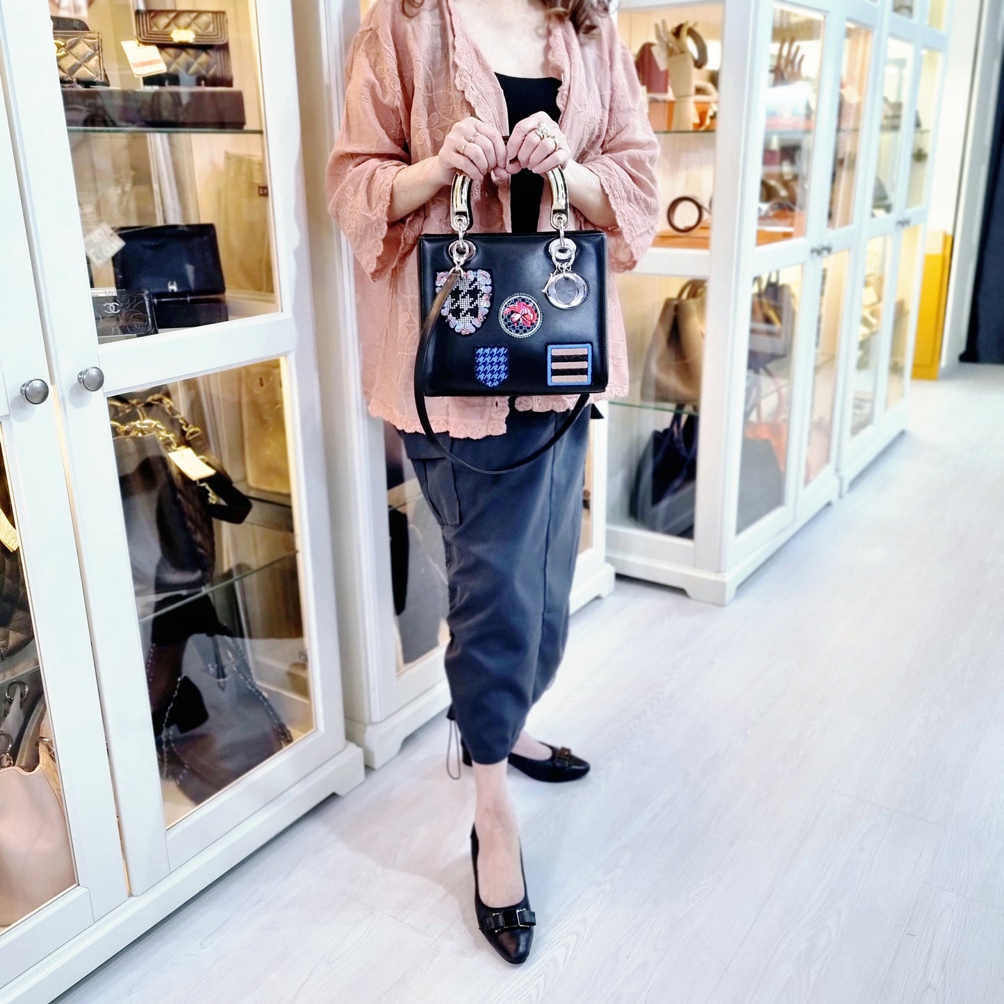 Christian Dior Lady Dior Medium Cannage Lambskin Patch Embellished Shw (Black)