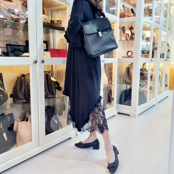 Louis Vuitton Yaranga Messenger Bag Taiga Leather Shw (Black)