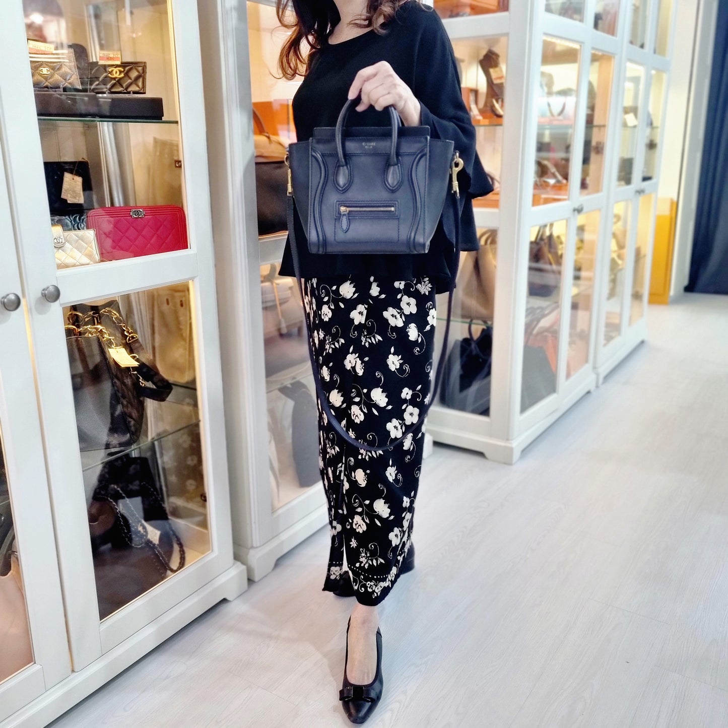 Celine Nano Luggage Leather Tote Bag Antique Gold Hw (Black)