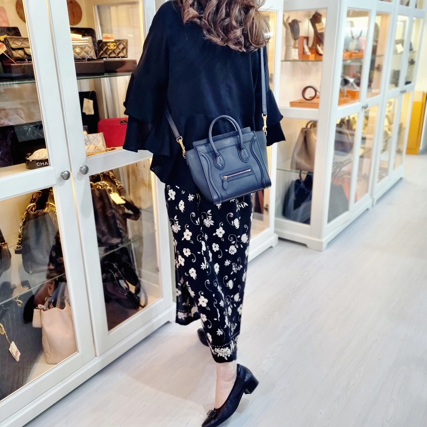 Celine Nano Luggage Leather Tote Bag Antique Gold Hw (Black)