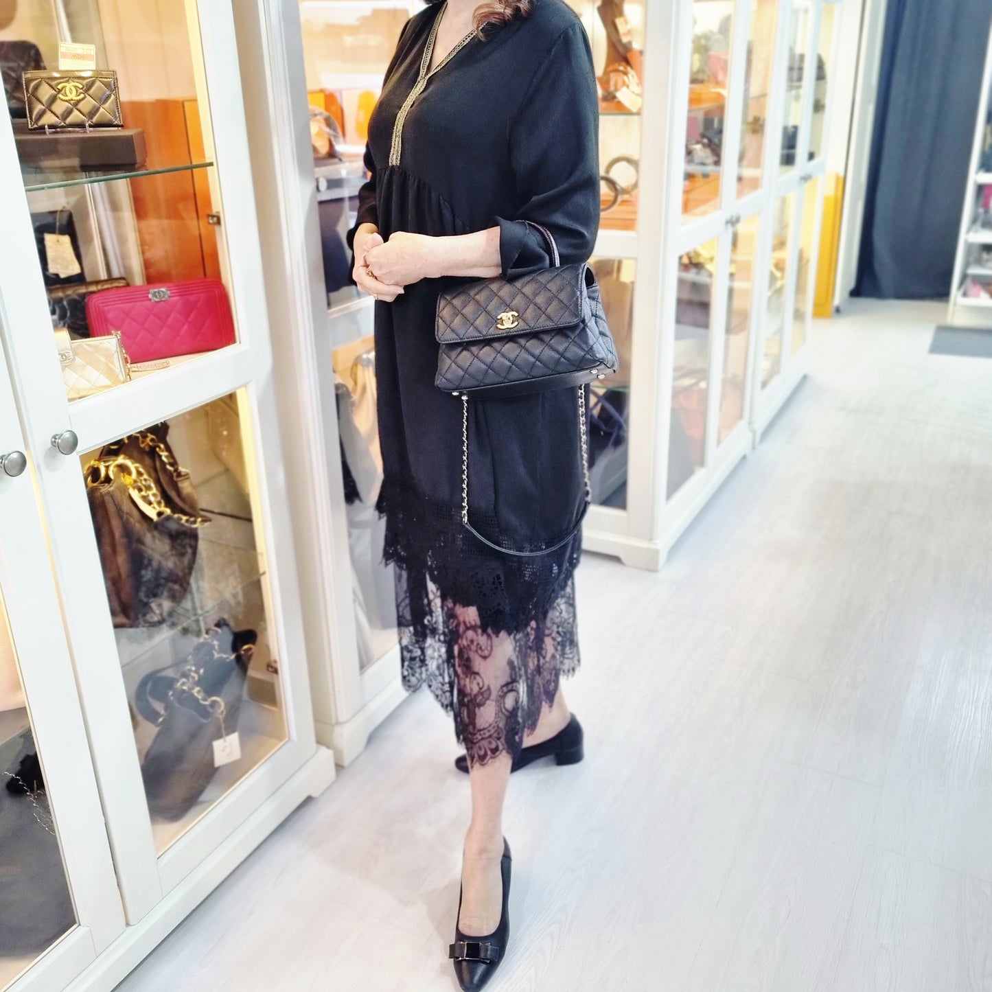 Chanel Coco Lizard Handle Small Caviar Light Gold Hw (Black)