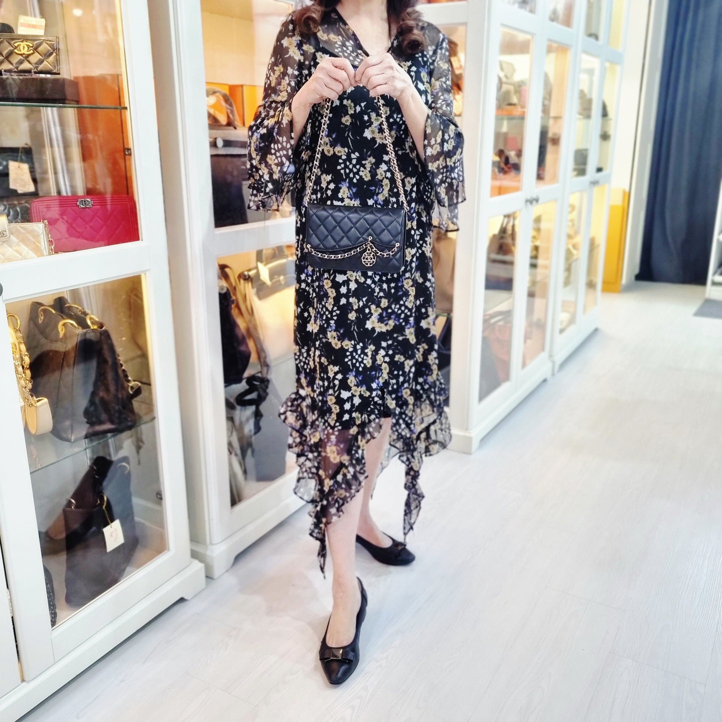 Chanel WOC CC Charm Lambskin Ghw (Black)