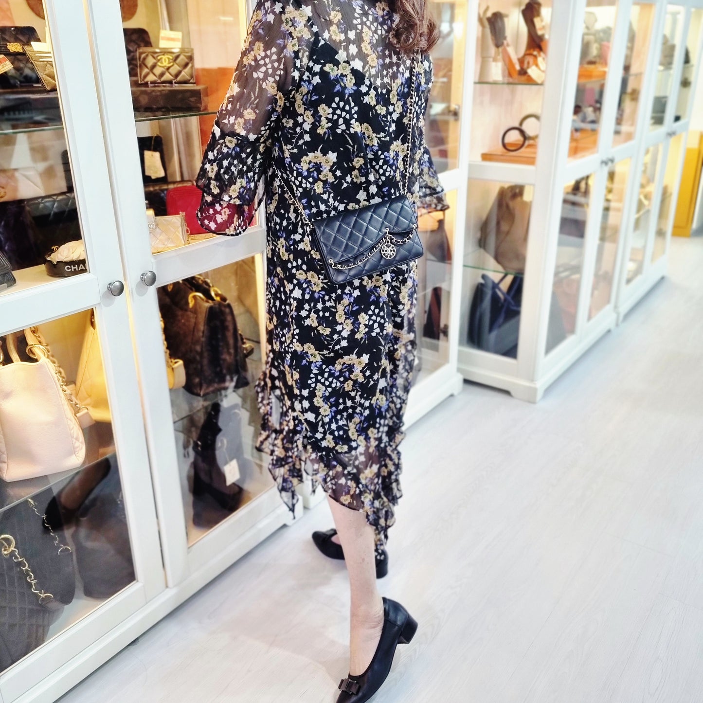 Chanel WOC CC Charm Lambskin Ghw (Black)