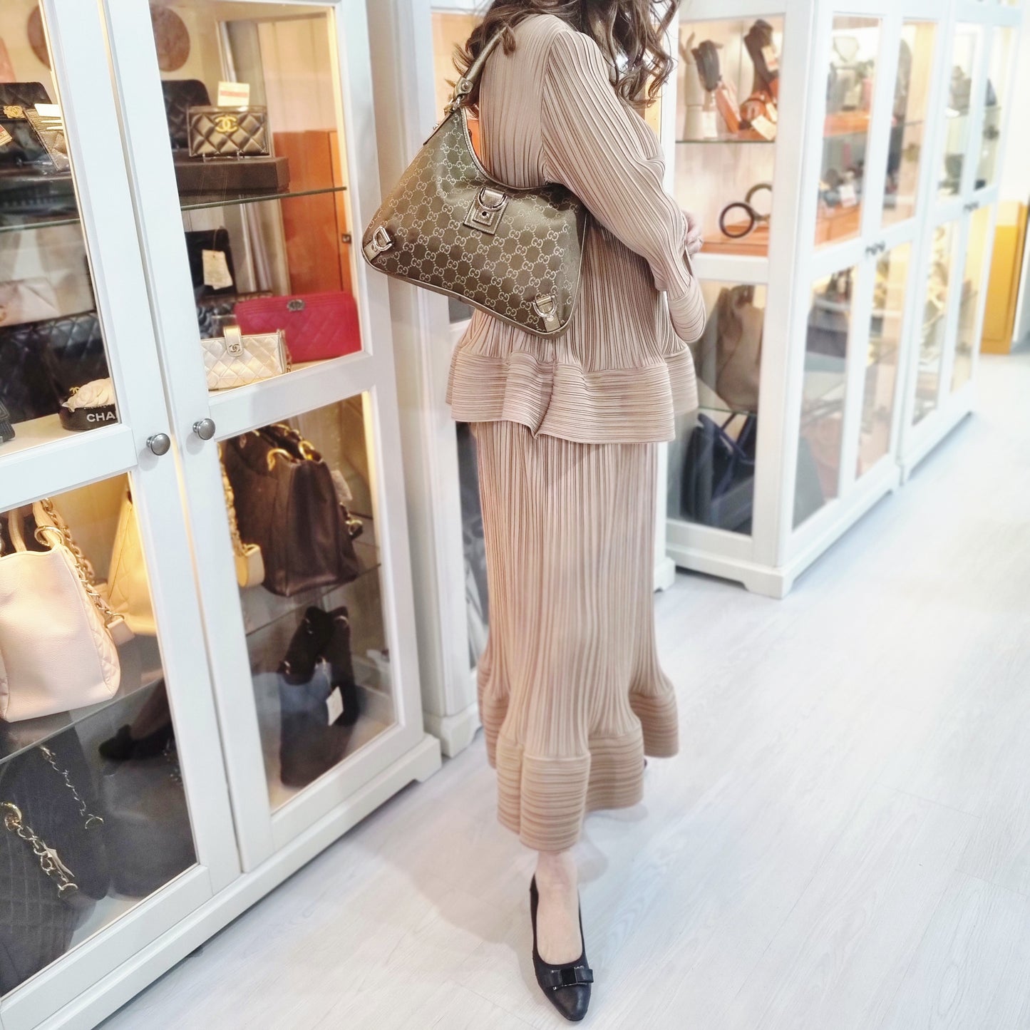 Gucci GG Abbey D-Ring Canvas Hobo Bag Ghw ( Brown/Metallic Gold)