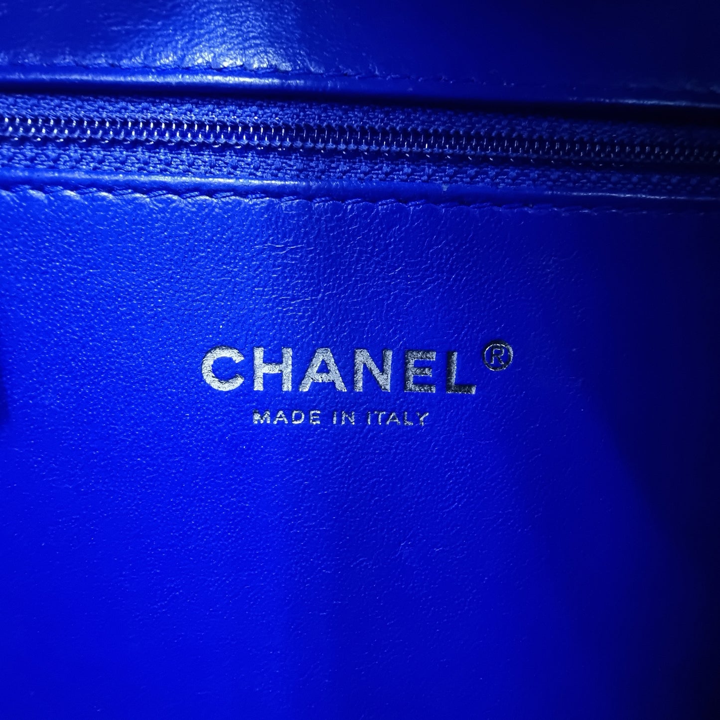 Chanel Filigree Vanity Case Caviar Shw ( Blue/Red/White)