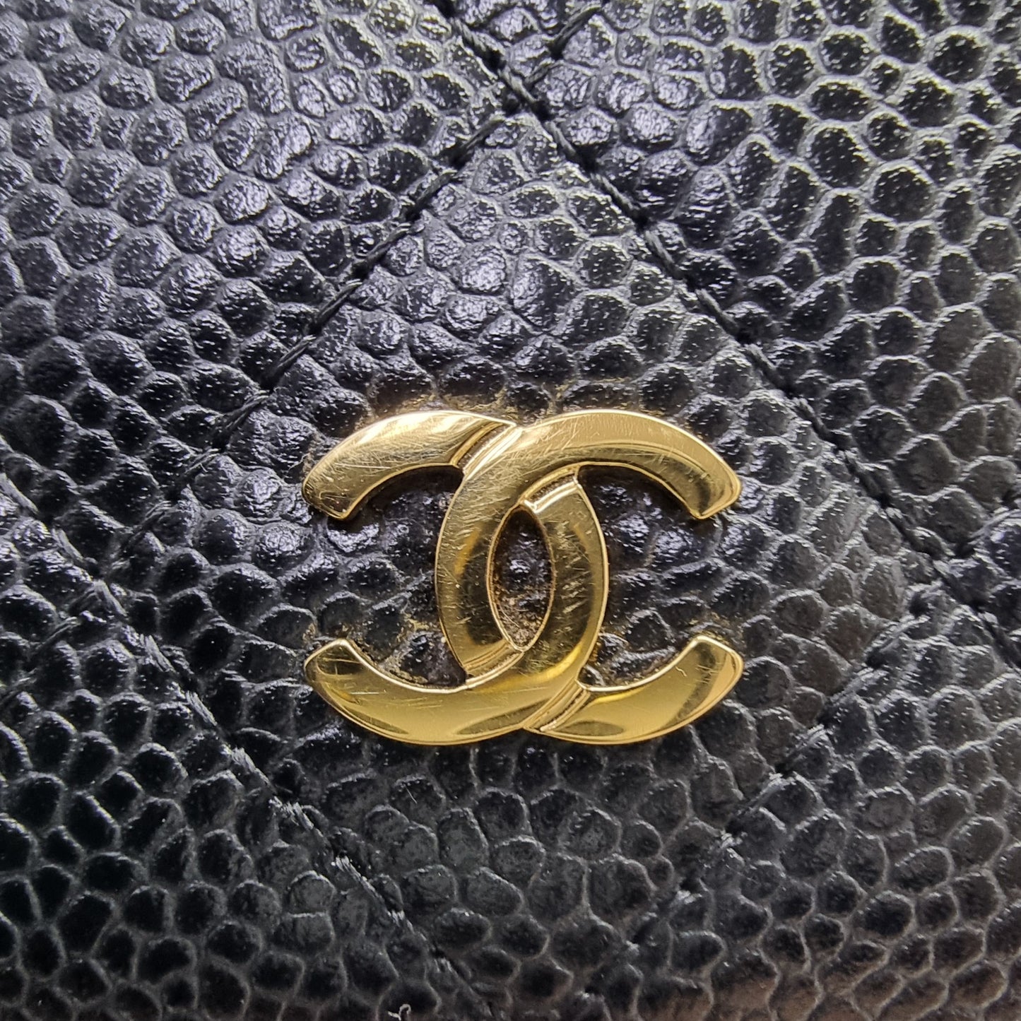 Chanel Bifold Wallet Caviar Ghw (Black)