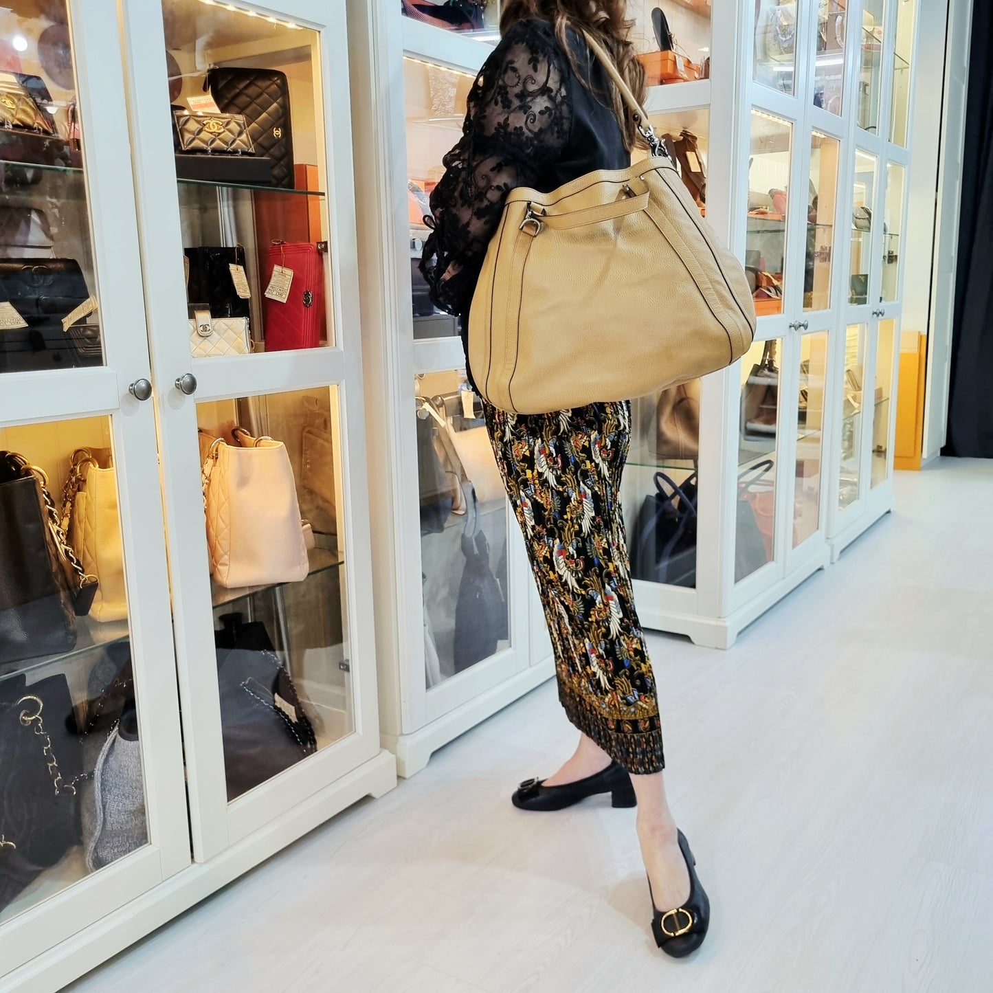 Gucci Abbey Leather Hobo Bag Shw (Brown)