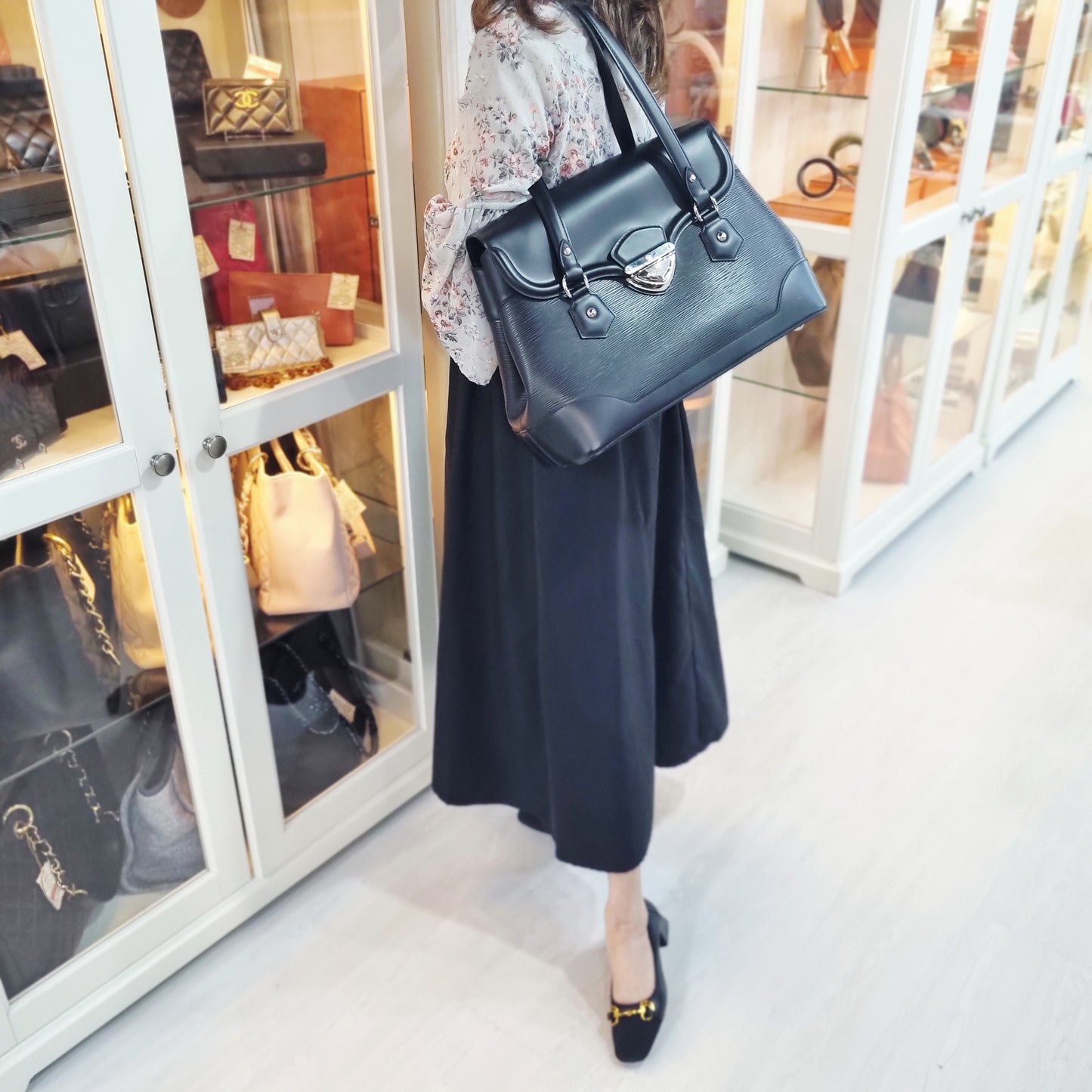 Louis Vuitton Bagatelle GM Epi Shw (Black)