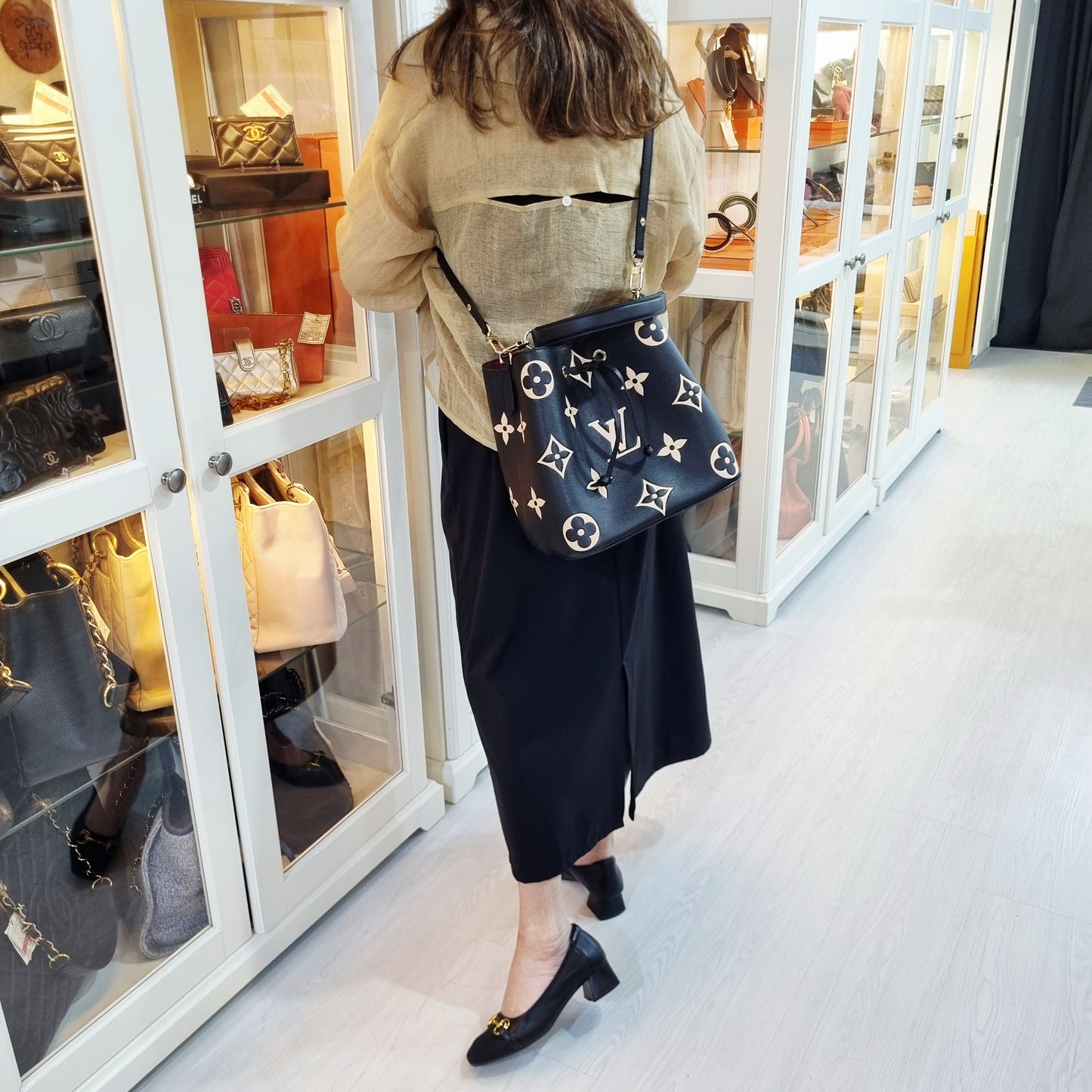 Louis Vuitton Neo Noe MM Bicolour Monogram Empriente Leather Ghw (Black/Beige)